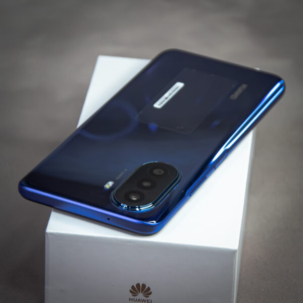 Huawei Nova Y70 Blue